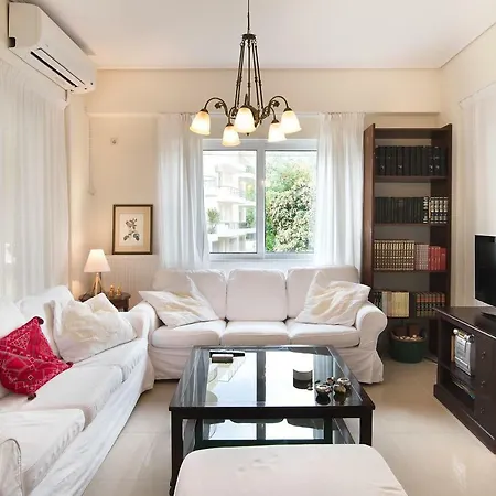 Explore From A Brand New Appartement Kalamata