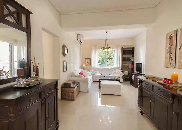 Explore From A Brand New Appartement Kalamata